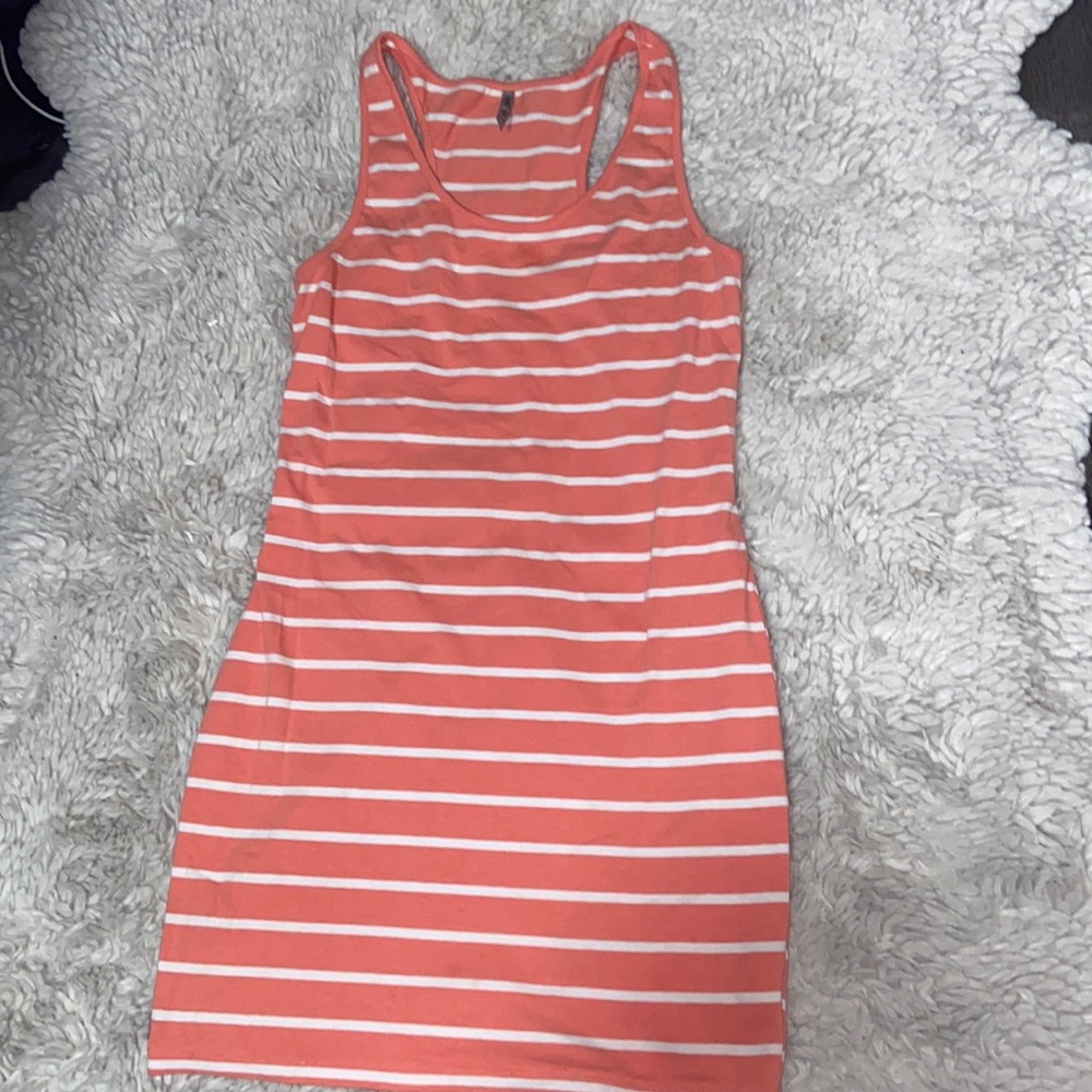 Cute sundress! 🌞